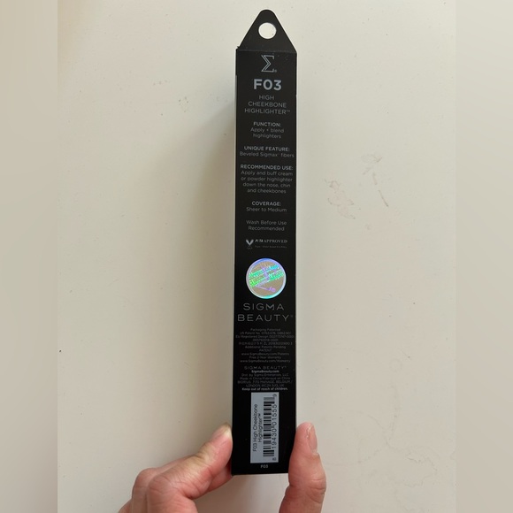 New! Sigma Beauty F03 High Cheekbone Highlighter Brush - Picture 4 of 4